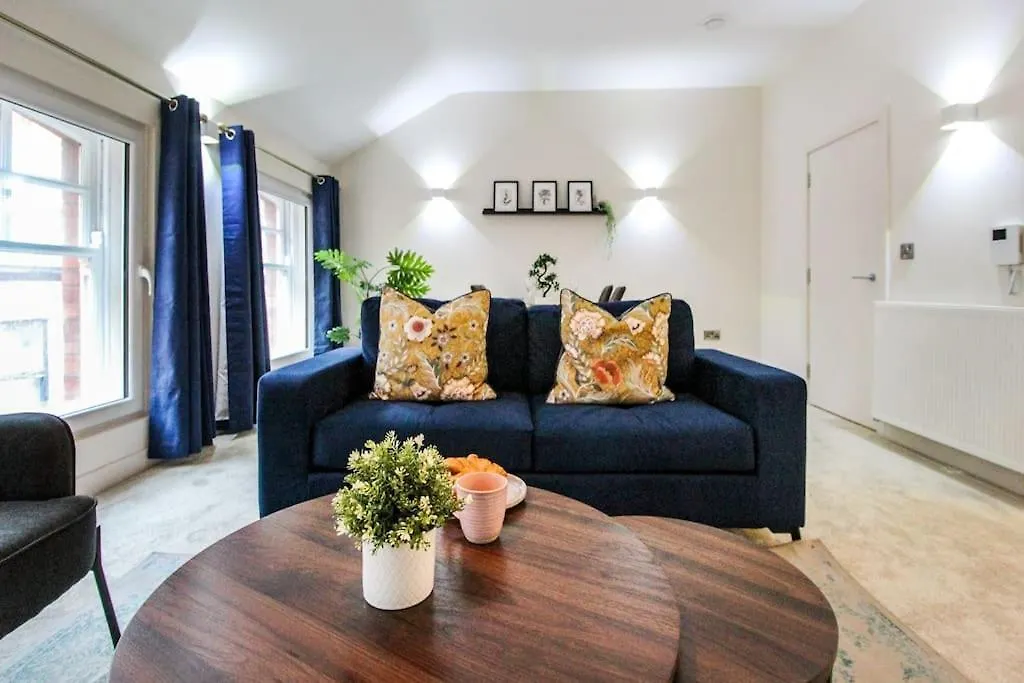 Luxurious 2 Bedroom Apartment In City Centre location